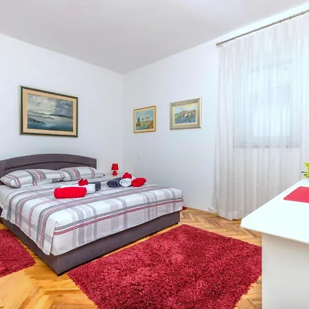 Kremenici Apartman *